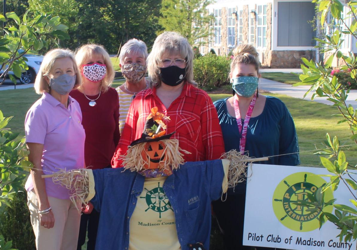 Pilot Club participates in Scarecrow Contest